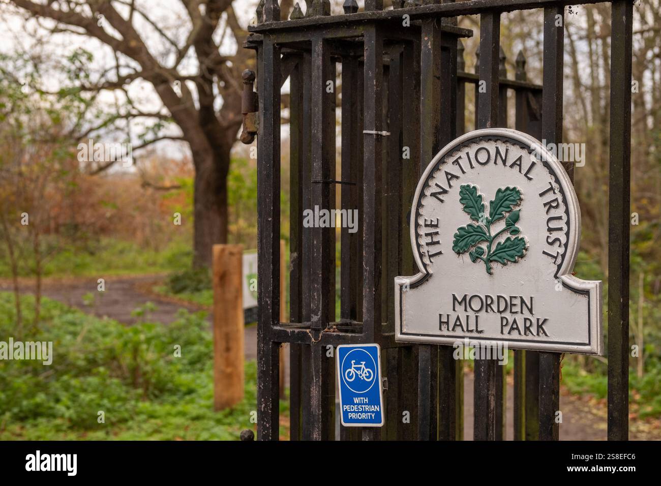 LONDON – 2. DEZEMBER 2024: Morden Hall Park im Südwesten Londons. National Trust Green Space in der Nähe von Morden Stockfoto