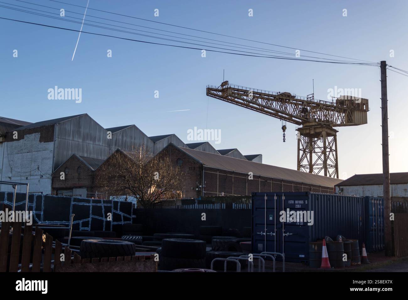 Der Finnieston Crane oder Stobcross Crane ist ein ausgedienter Riesenkran in Glasgow, Schottland. Stockfoto