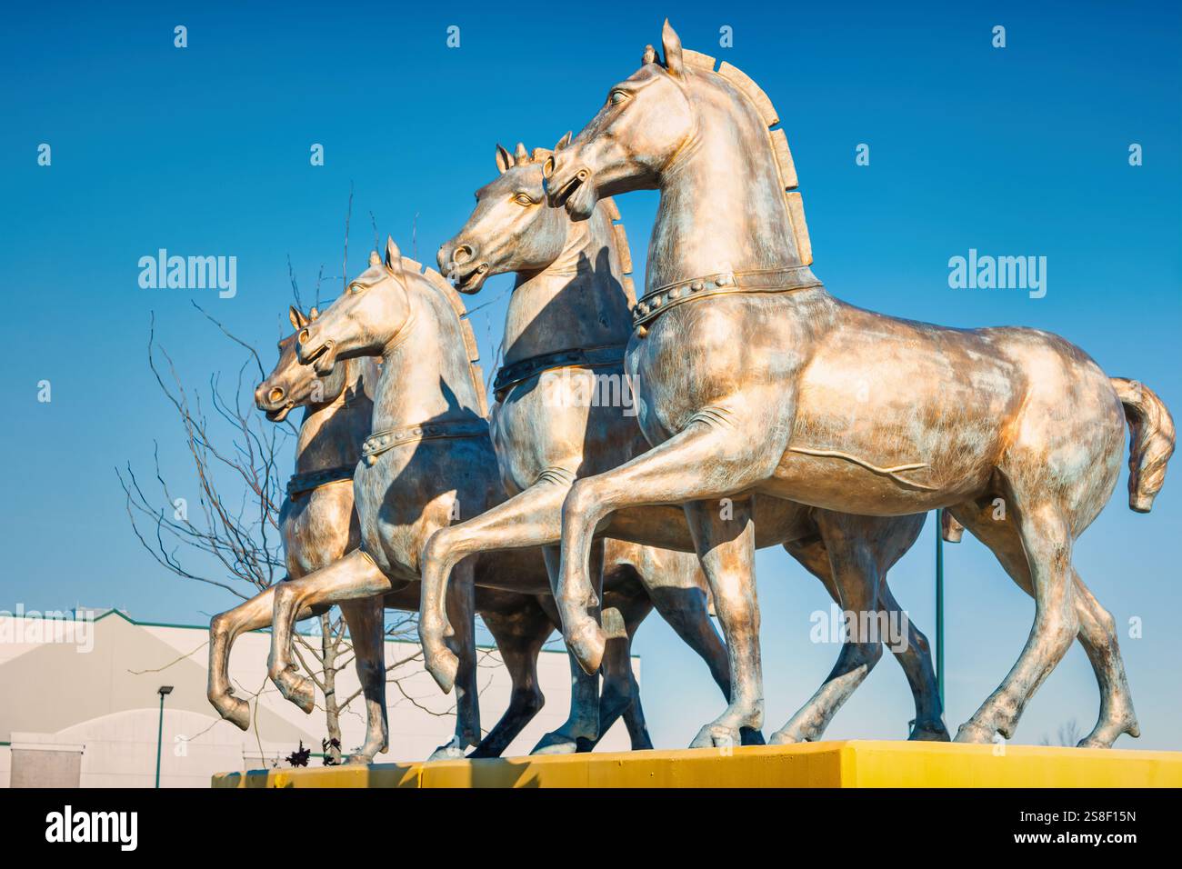 Nachbildung der Pferde des Heiligen Markus, Statuen aus der klassischen Antike, auf dem Campus der Kentucky State University in Frankfort, Kentucky, USA Stockfoto