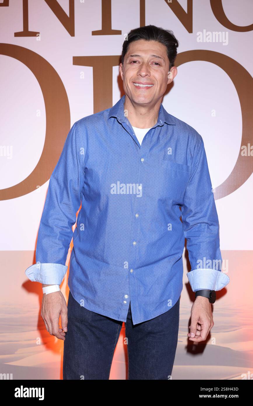 21. Januar 2025, Mexiko-Stadt, Ciudad de Mexico, Mexiko: Salvador Ibarra besucht den roten Teppich für die â€˜El NiÃ±o Diosâ€™ Premiere im Cinemex Metropoli Patriotismo. Am 21. Januar 2025 in Mexiko-Stadt. (Kreditbild: © Yamak Perea/OKULARIS via ZUMA Press Wire) NUR REDAKTIONELLE VERWENDUNG! Nicht für kommerzielle ZWECKE! Stockfoto