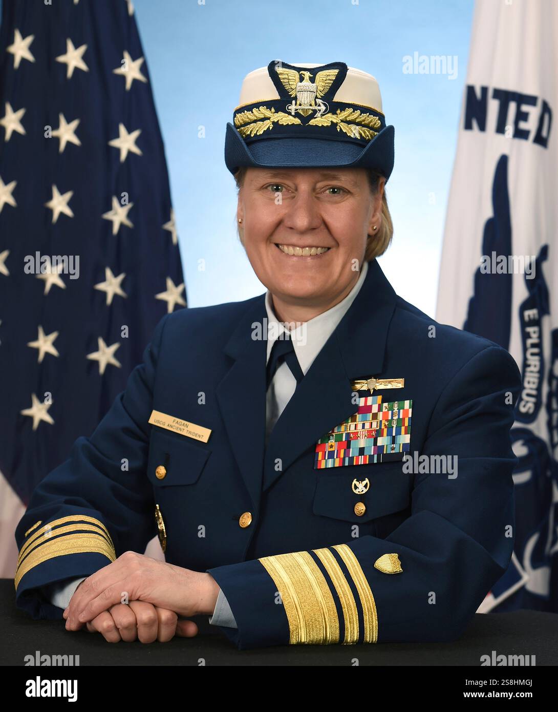 Washington, Usa. 23. September 2021. U. US Coast Guard Commandant Admiral Linda L. Fagan, offizielles Porträt im Pentagon, 23. September 2021 in Washington, D.C. Fagan, erste vier-Sterne-Admiral wurde von Präsident Donald Trump wegen Diversity, Equity und Inclusion entlassen. Quelle: DOD/USCG Photo/Alamy Live News Stockfoto