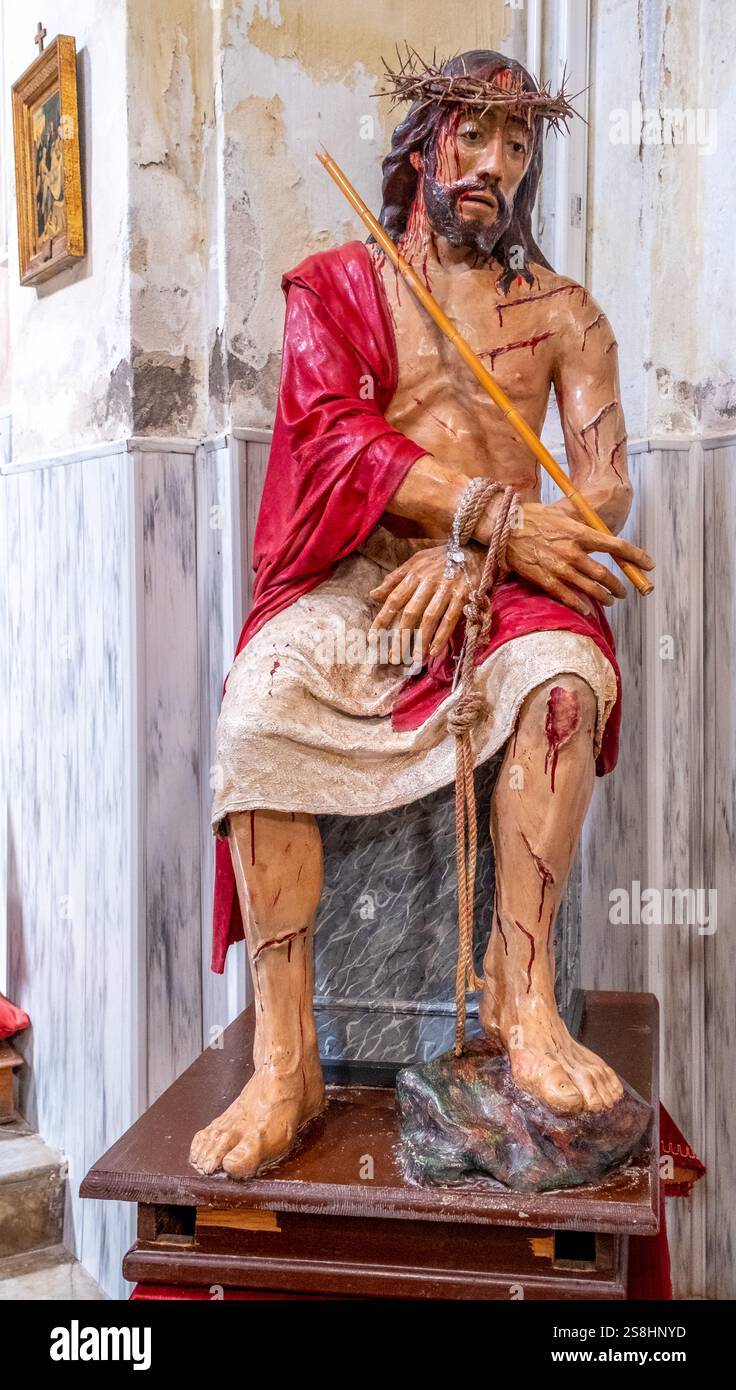 Misshandelte und blutende Figur Jesu, Dornenkrone, Bosa, Europa, Provinz Oristano, Italien Stockfoto