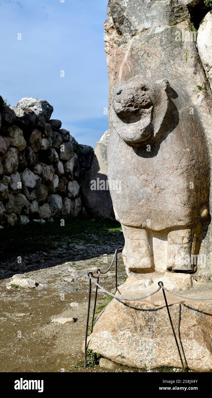 Lion Gate Felsenschnitzereien im Yazilikaya Hittite Sanctuary, hethitische Hauptstadt von Hattusa, Türkei Stockfoto