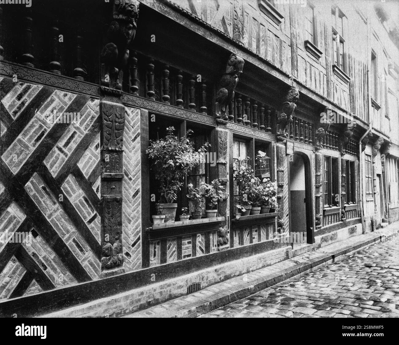 Maison 25 Rue Saint-Laurent, Beauvais by Eugene Atget Stockfoto