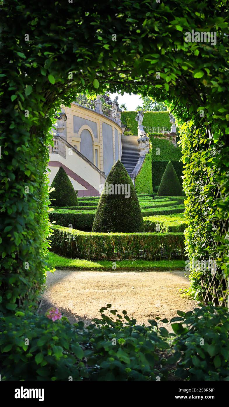 Weg zum Zaubergarten Stockfoto