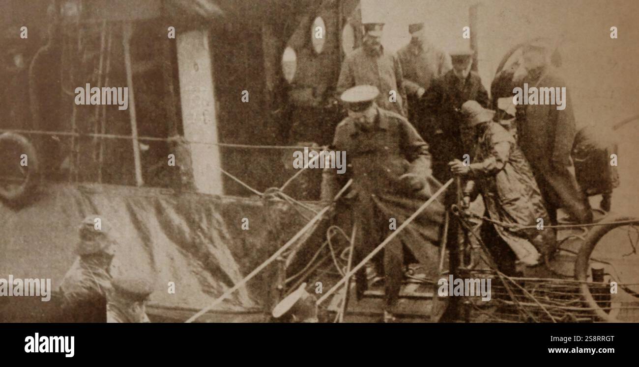 Das letzte Foto von Lord Kitchener in Jütland, 1916. Horatio Herbert Kitchener, 1. Earl Kitchener, KG, KP, GCB, OM, GCSI, GCMG, GCIE, PC (* 24. Juni 1850 bis 5. Juni 1916) war ein britischer Offizier und Kolonialverwalter. Am 5. Juni 1916 reiste Kitchener auf der HMS Hampshire nach Russland, um an Verhandlungen mit Zar Nikolaus II. Teilzunehmen, als das Schiff bei schlechtem Wetter 1,5 Meilen (2,4 km) westlich von Orkney (Schottland) auf eine deutsche Mine traf und sank. Kitchener gehörte zu den 737 Toten Stockfoto