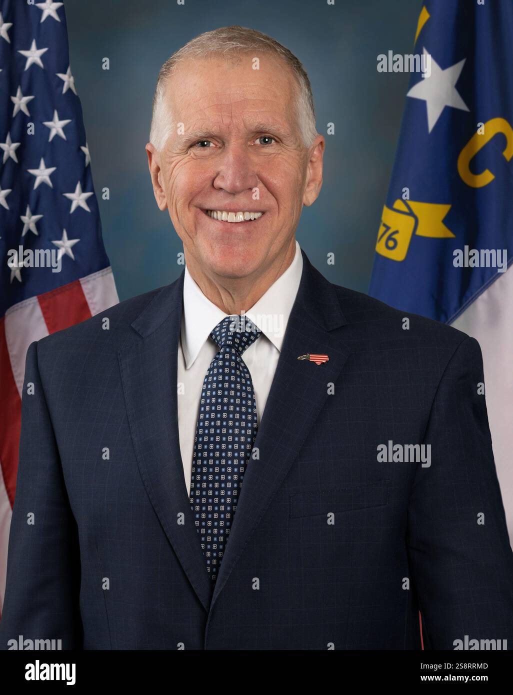 Thomas Roland Tillis (* 30. August 1960 in North Carolina) ist ein US-amerikanischer Politiker, der seit 2015 als US-Senator fungiert. Als Republikaner wurde er 2006 in das Repräsentantenhaus von North Carolina gewählt und begann 2011 als Sprecher zu fungieren. 2014 wurde er in den Senat der Vereinigten Staaten gewählt und besiegte den demokratischen Amtsinhaber Kay Hagan und wurde 2020 wiedergewählt Stockfoto