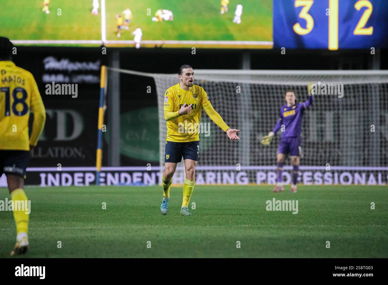 Ciaron Brown von Oxford United gegen Luton Town in der EFL Championship Stockfoto