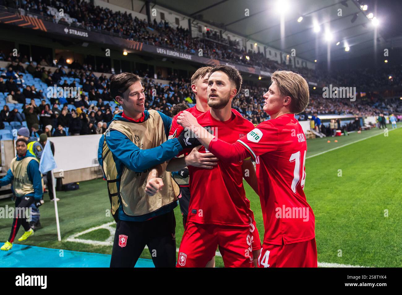MALMÖ , 23-01-2025 , Malmö neues Stadion , Saison 2024 / 2025 , UEFA Europa League, Fußball. Während des Spiels Malmö – FC Twente feiert der FC Twente Spieler Ricky van Wolfswinkel nach 1-2 Stockfoto
