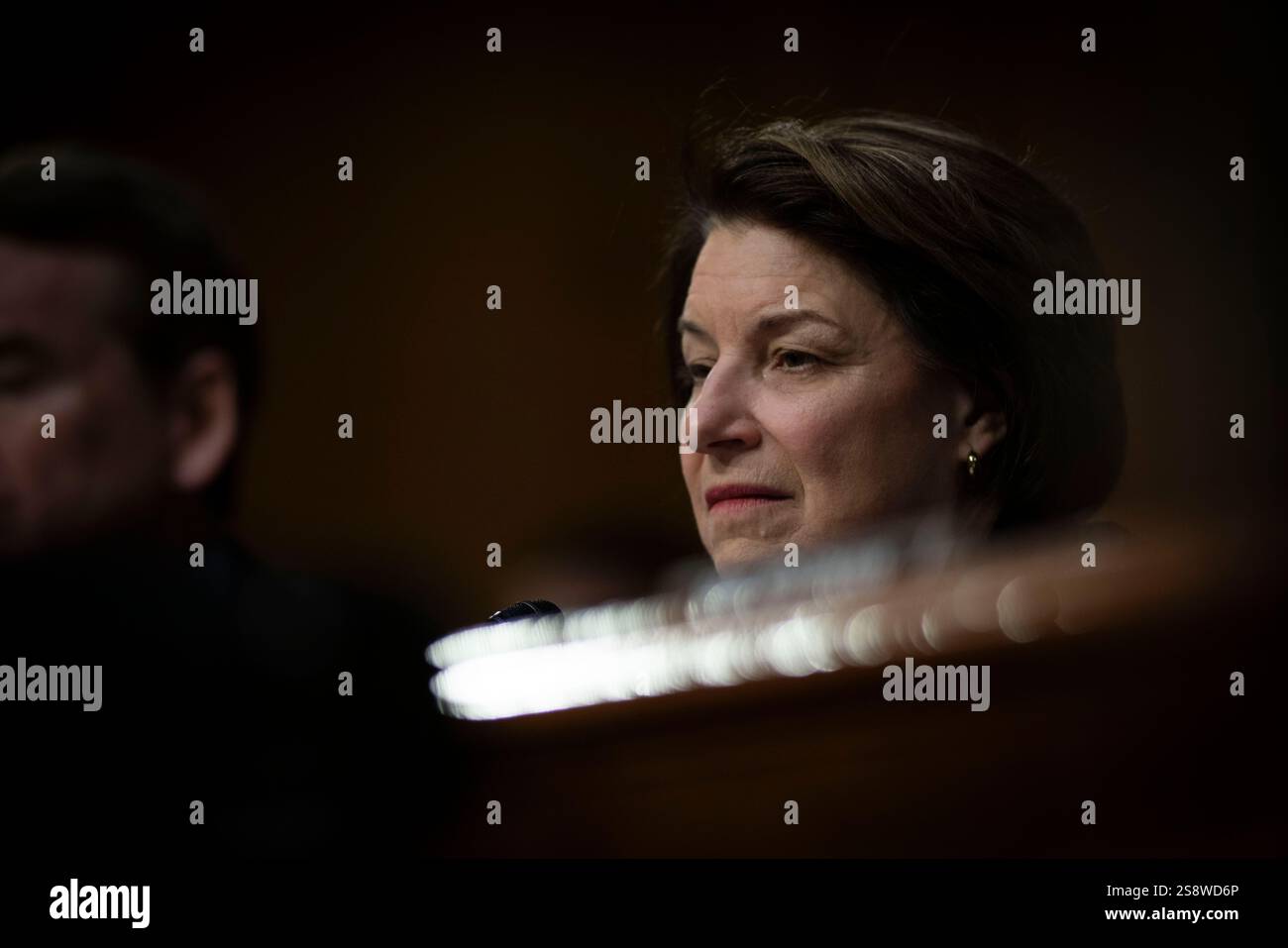 Washington, District of Columbia, USA. Januar 2025. Senatorin AMY KLOBUCHAR (D-MN), rangiges Mitglied des Senatsausschusses für Landwirtschaft, Ernährung und Forstwirtschaft, stellt Brook Rollins während ihrer Bestätigungsverhandlung zur Landwirtschaftsministerin, 23. Januar 2025 (Credit Image: © Douglas Christian/ZUMA Press Wire) NUR REDAKTIONELLE VERWENDUNG! Nicht für kommerzielle ZWECKE! Stockfoto