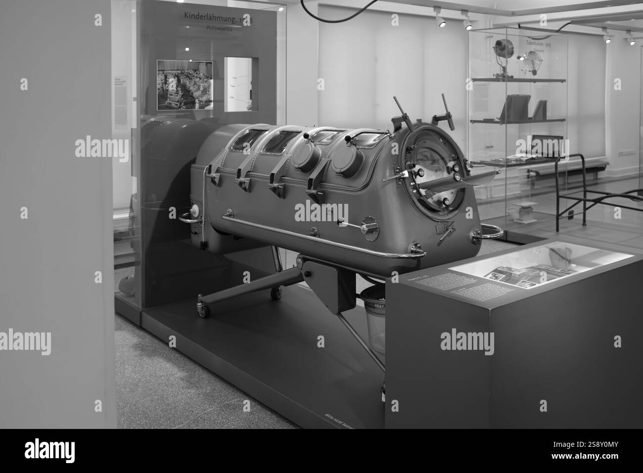 Eine eiserne Lunge im Charite Museum Stockfoto
