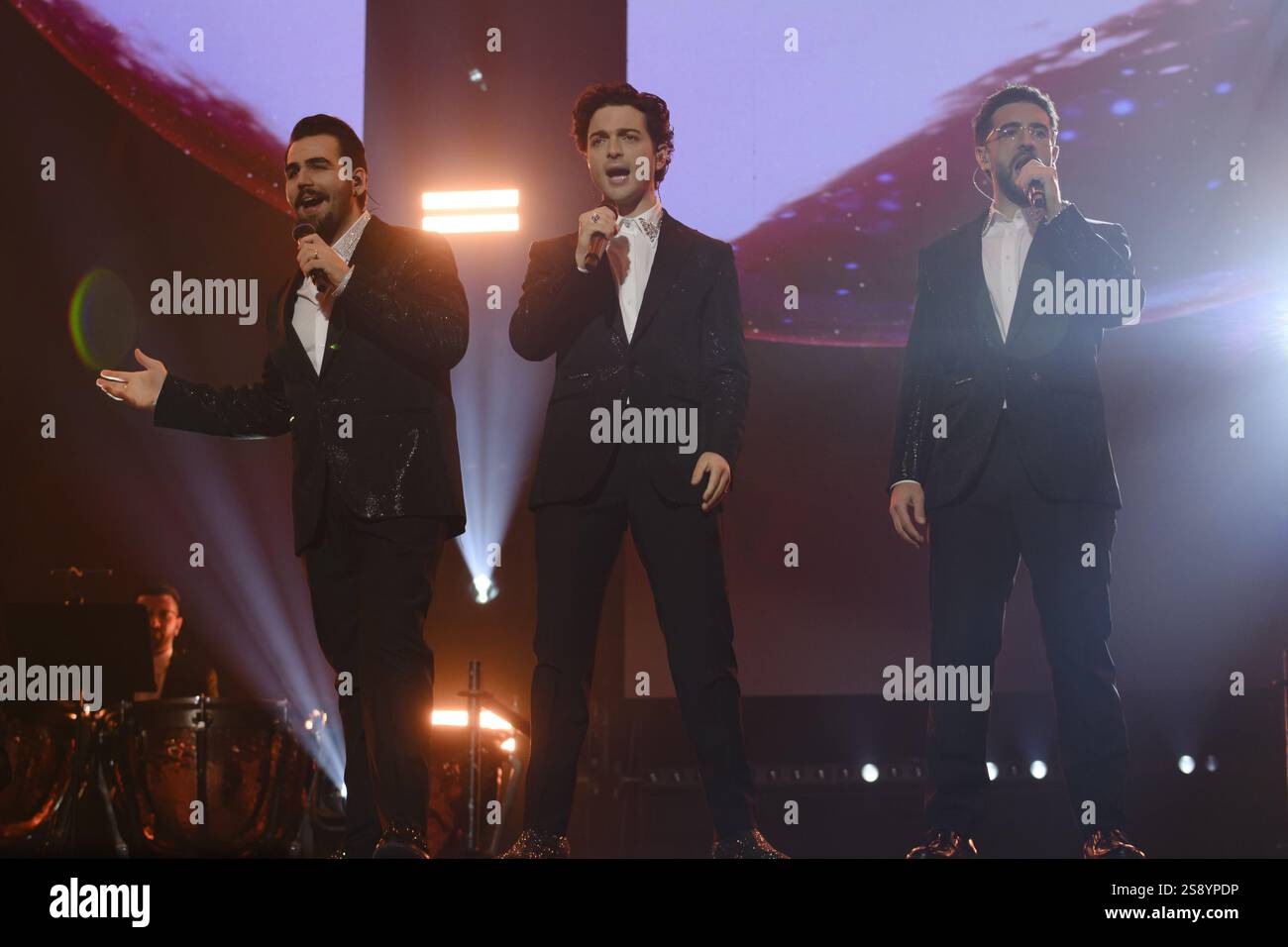 IL gruppo musicale Il Volo composto da Piero Barone, Ignazio Boschetto e Gianluca Ginoble - durante il Concerto del Tour â??Tutti per UNO-Ad Astra Live Nei Palasportâ? al Palazzo dello Sport di Roma Stockfoto