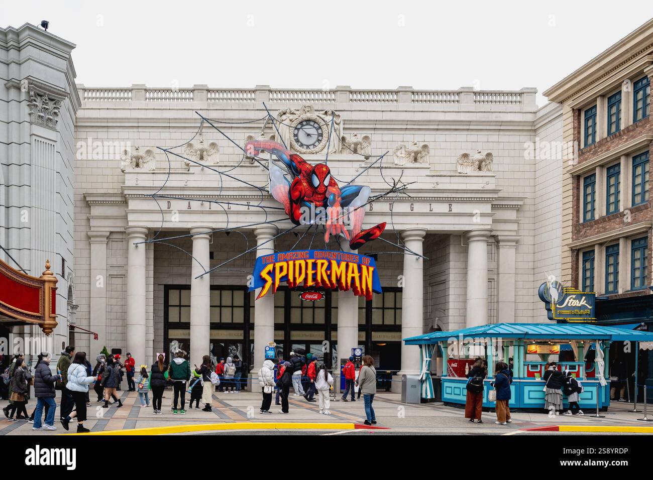 Osaka, Japan - 9. Januar 2024: Historische Fotos des fantastischen Abenteuers Spiderman, einer der berühmtesten Attraktionen im Universal Studio J Stockfoto
