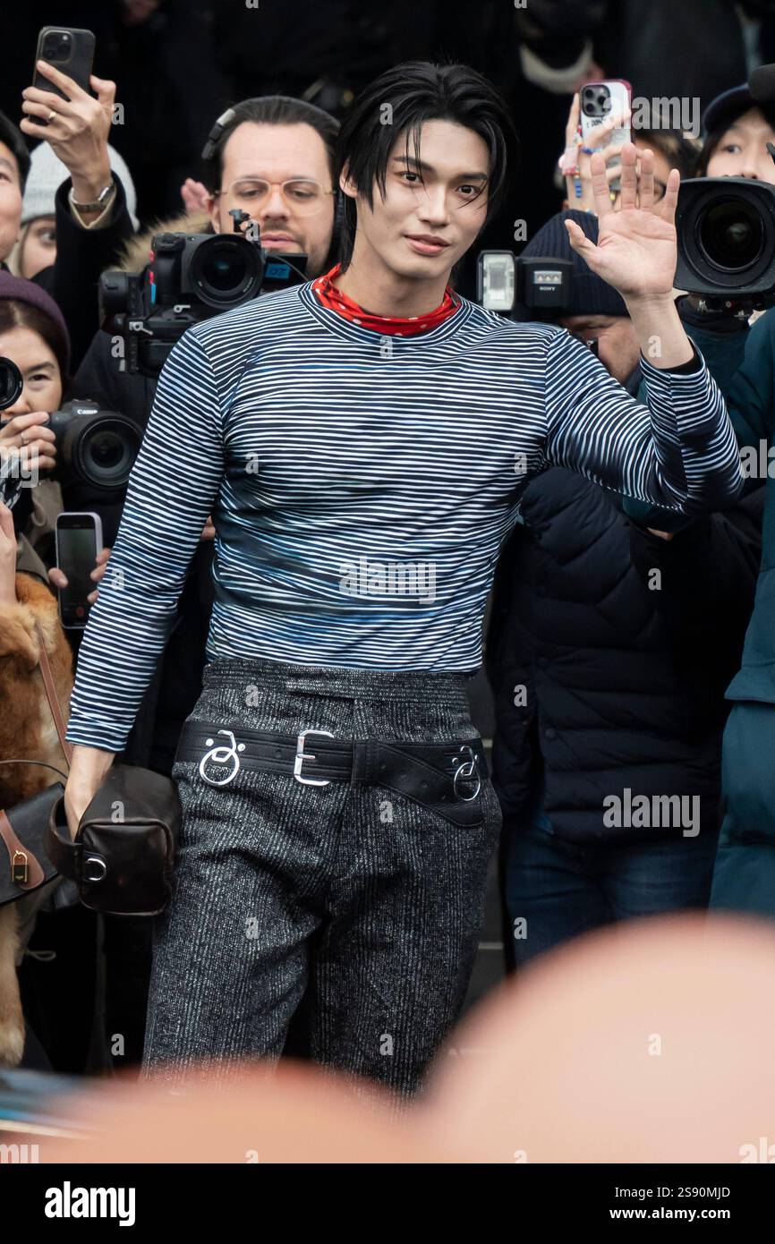 Der thailändische Schauspieler gewinnt Metawin bei der Mailand Fashion Week für die Prada Herren Herbst-Winter-Show am 19. Januar 2025 Stockfoto