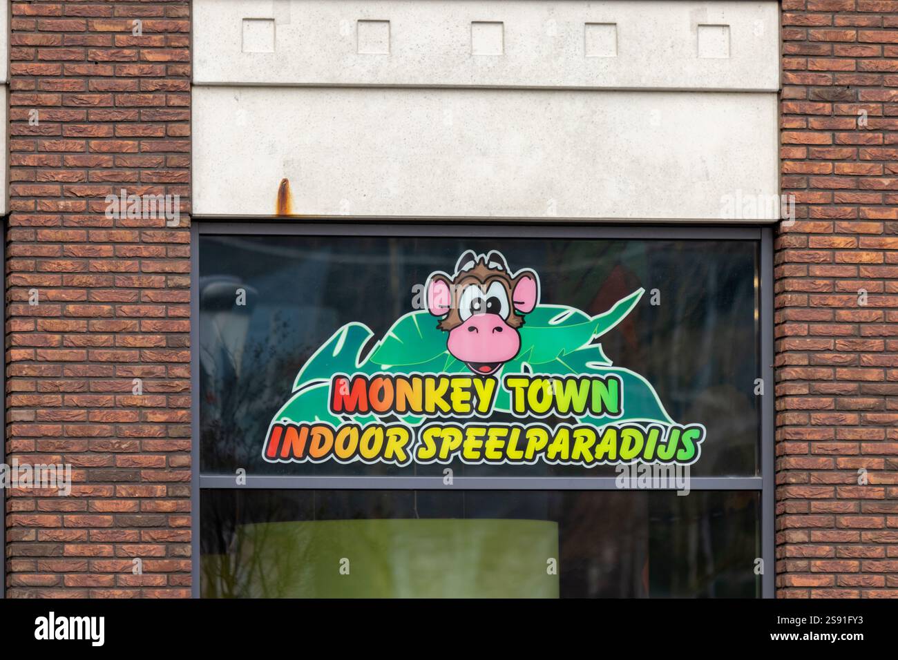 Monkey Town Indoor Speelparadijs wurde 2001 gegründet und ist die größte Kette von Indoor-Spielplätzen in den Niederlanden, eine der größten Ketten in der EU Stockfoto
