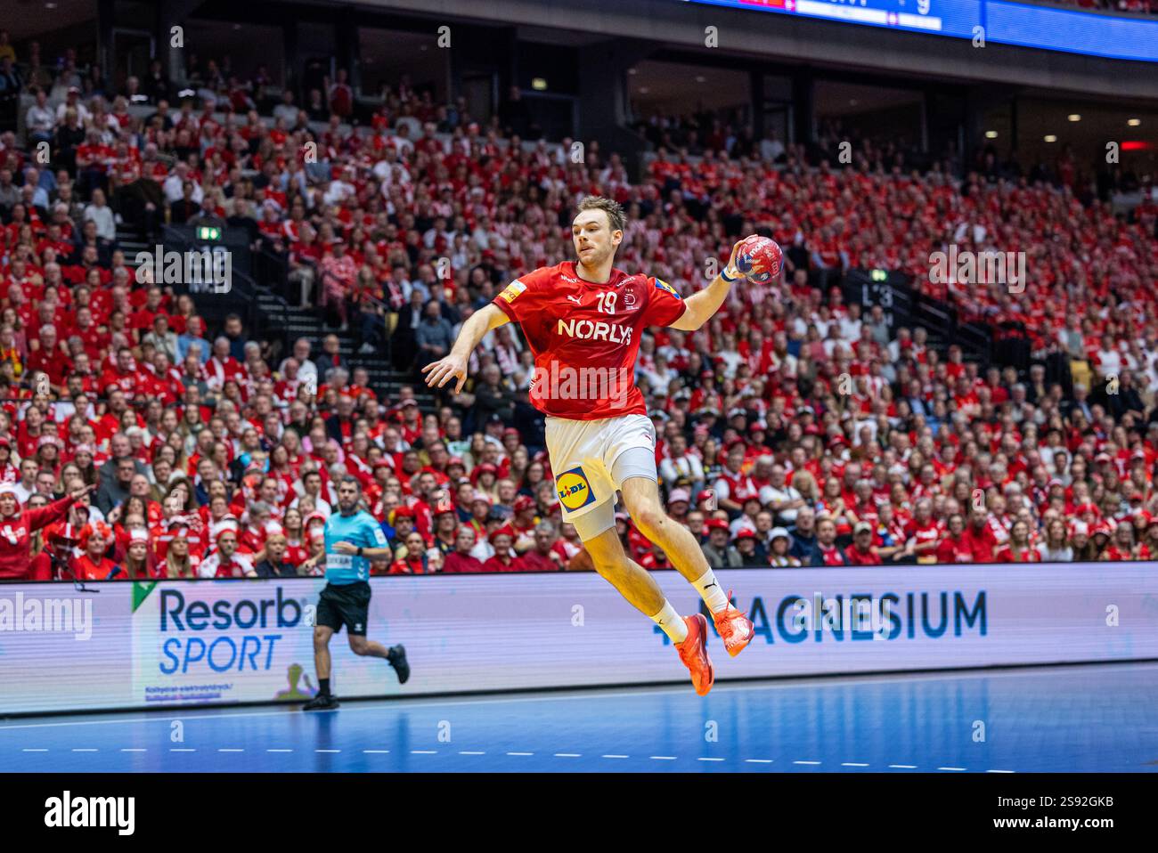 Herning, Dänemark. Januar 2025. Mathias Gidsel (19) aus Dänemark wurde 2025 beim IHF Handball-WM-Spiel der Männer zwischen Dänemark und der Schweiz bei Jyske Bank Boxen in Herning gesehen. Stockfoto