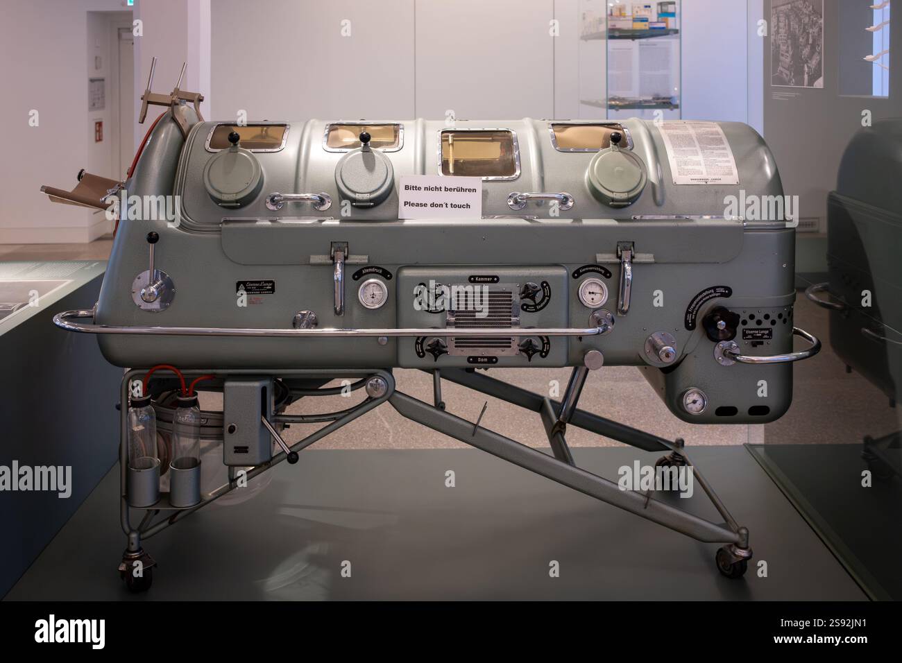 Eine eiserne Lunge im Charite Museum Stockfoto