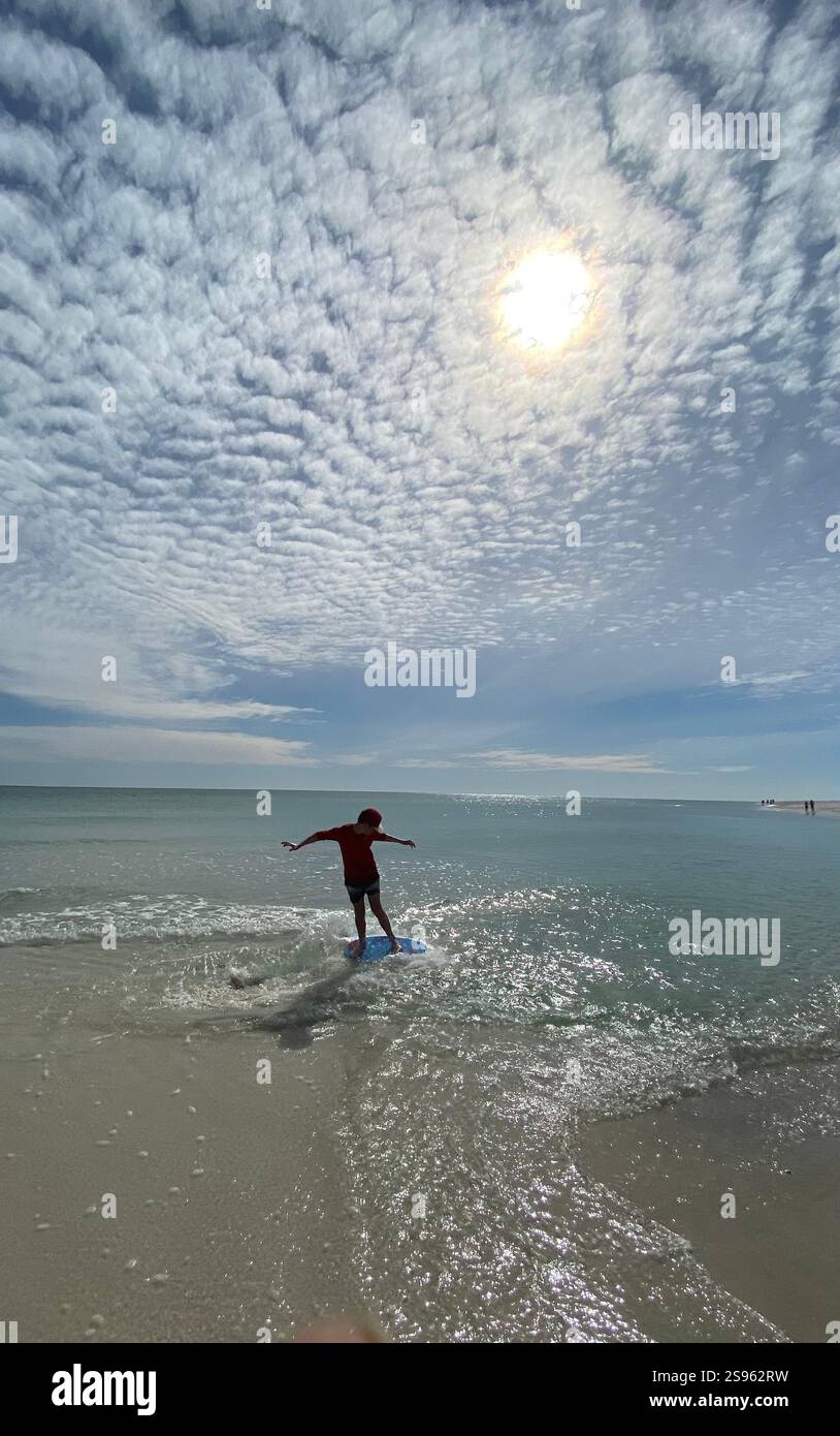 Der Nebel am frühen Morgen wird mitgenommen. - Smartphone-aufgenommenes Stockfoto