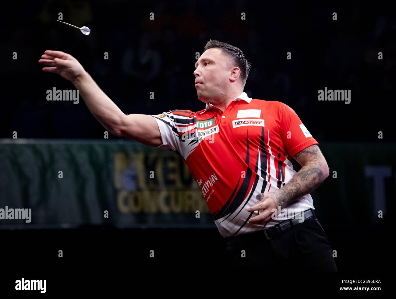 Den Bosch, Niederlande. 24. Januar 2025. Gerwyn Price während der ersten Runde der niederländischen Darts Masters im Maaspoort. Das Dart-Turnier ist Teil der World Series of Darts. ANP RAMON VAN FLYMEN Credit: ANP/Alamy Live News Stockfoto