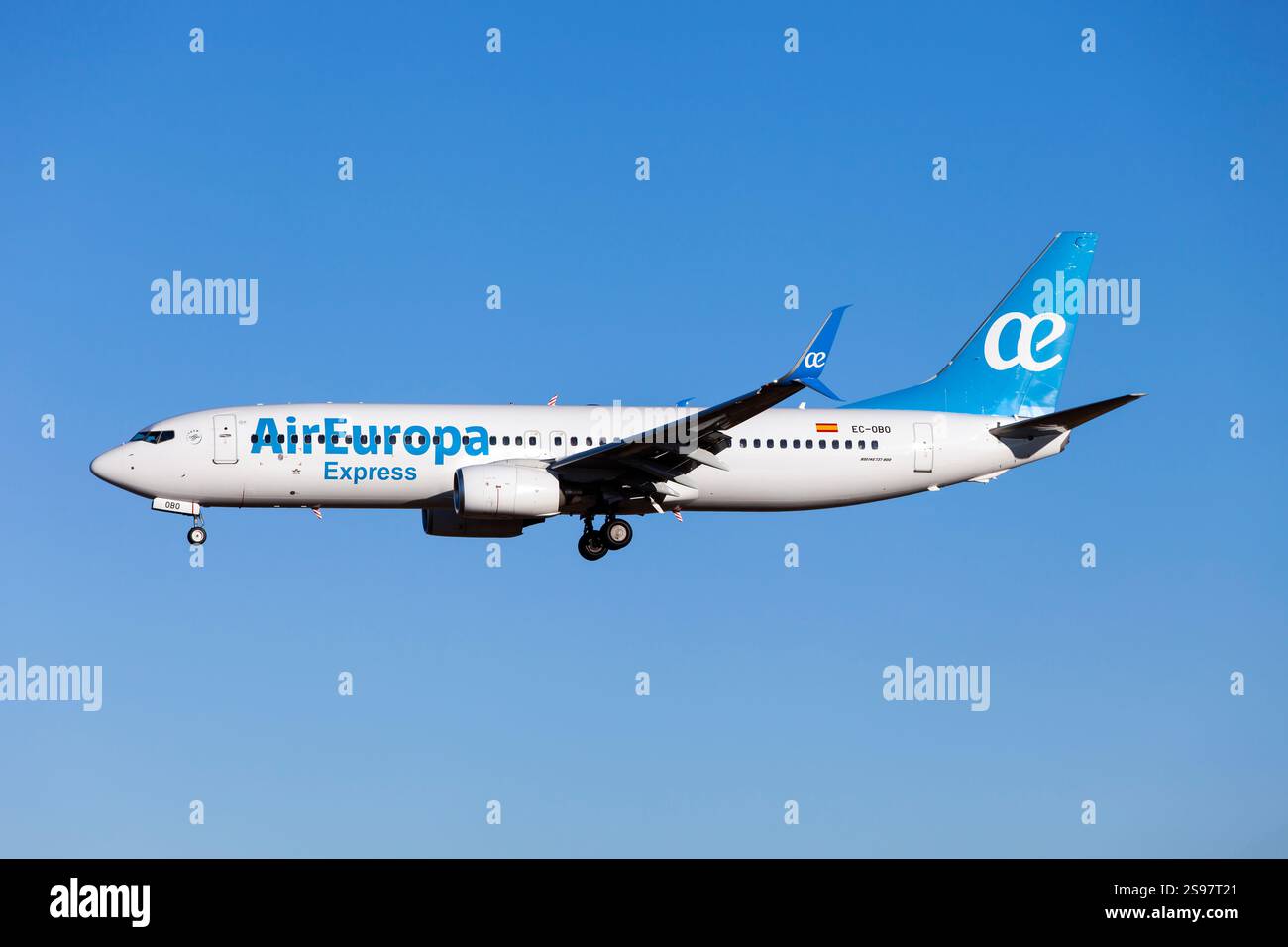 Eine Air Europa Express Boeing 737-800 landet am Flughafen Barcelona El Prat. Air Europa Express ist eine spanische Billigfluggesellschaft. Die Fluggesellschaft startete ihren ersten Flug am 2016. Eigentümer ist Globalia, Stockfoto