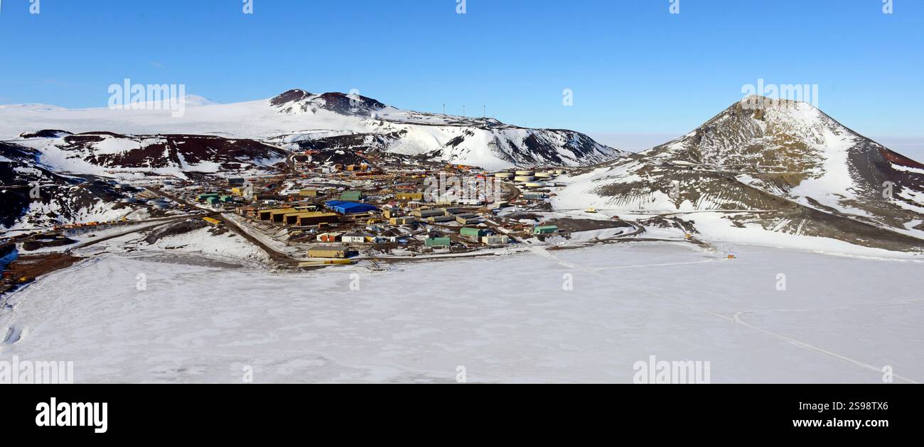 McMurdo Station United States Antarctic Program am Hut Point Ross Insel McMurdo-Sund Antarktis Stockfoto McMurdo Station United States Antarctic Program am Hut Point Ross Insel McMurdo-Sund Antarktis Stockfoto