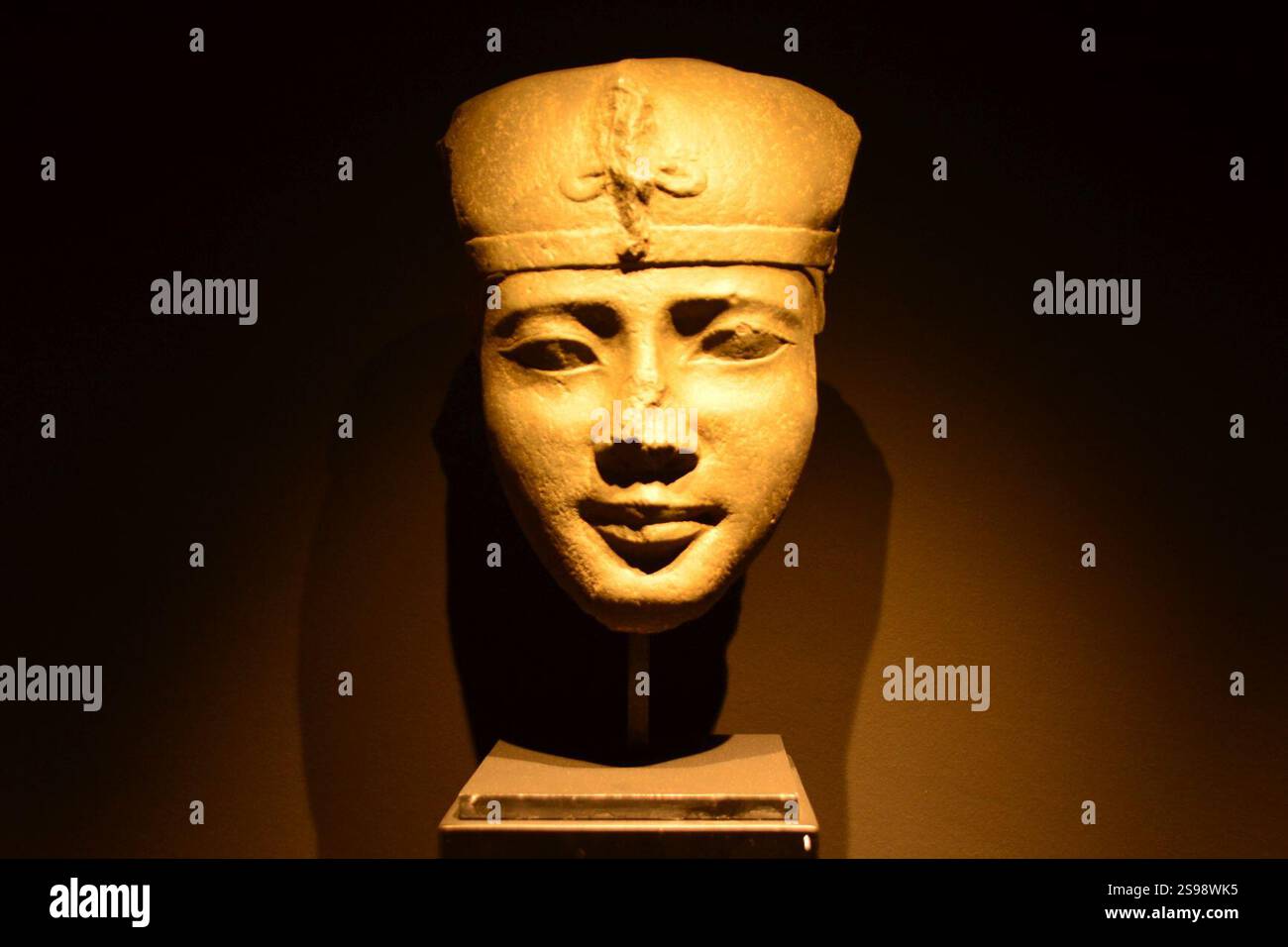Kopf einer Statue von Pharoah Nectanebo I. Stockfoto