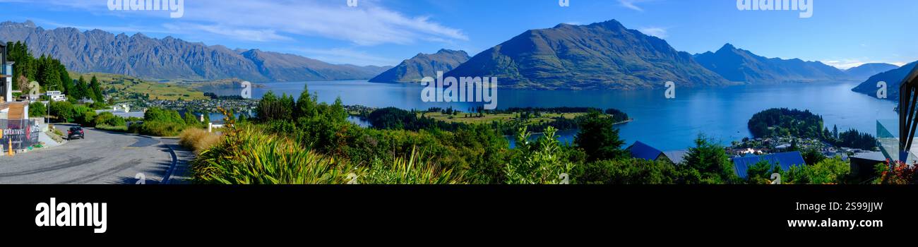 Panoramablick auf Queenstown und Lake Wakatipu, Neuseeland, Südinsel Stockfoto