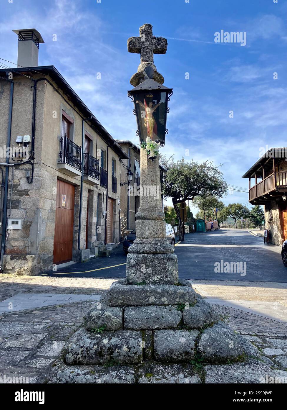 Stone Crossin the Plaza el Cristo, Molinaseca, Spanien Stockfoto