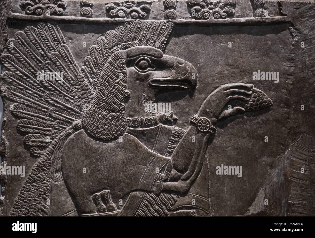 Assyrischer Gott, Assyrisches Relief aus Nimrud, heute Irak, British Museum, London, Region, England, Großbritannien Stockfoto