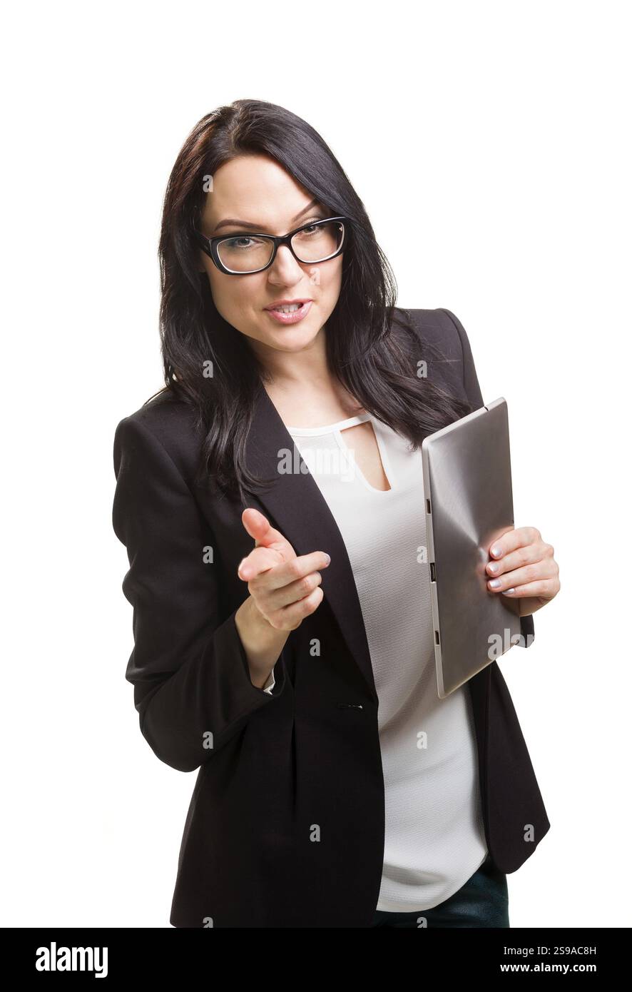 Porträt einer lächelnden Geschäftsfrau mit Brille vor weißem Hintergrund Stockfoto