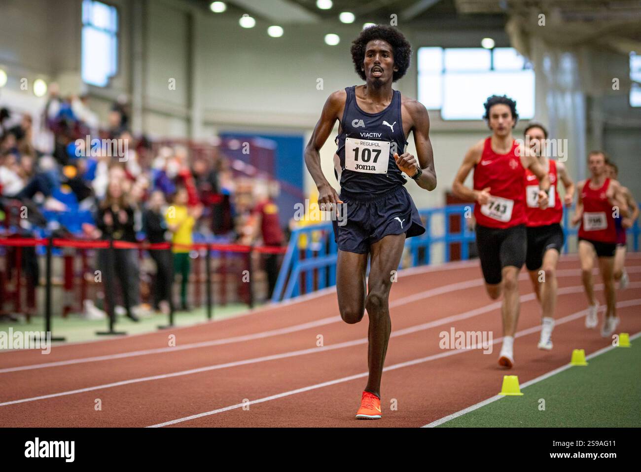 Mohamed Abdilaahi (Kölner Leichtathletik); LV-Nordrhein-Hallenmeisterschaften am 25.01.2025 in der Leichtathletik-Halle des TSV Bayer 04 Leverkusen, Leverkusen (Nordrhein-Westfalen). Stockfoto