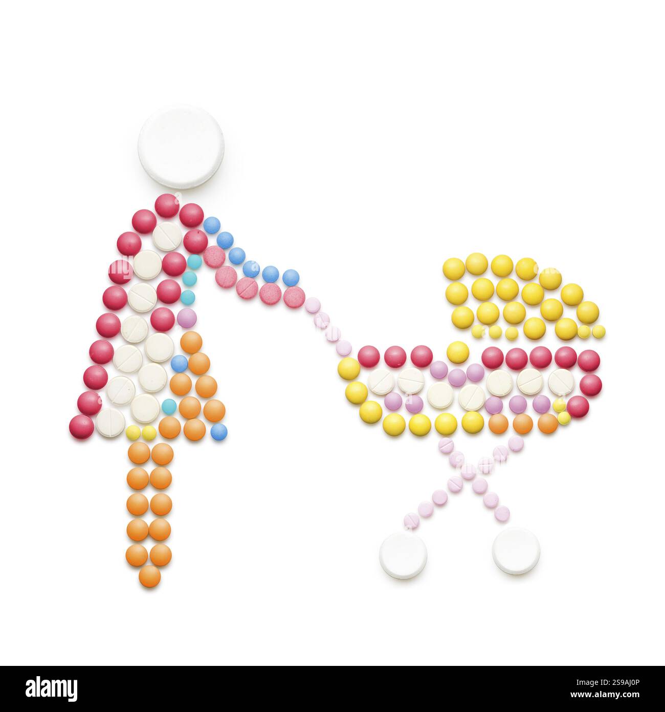 Kreativmedizin und Gesundheitskonzept der Pillen, Mutter mit Kinderwagen, vor weißem Hintergrund Stockfoto