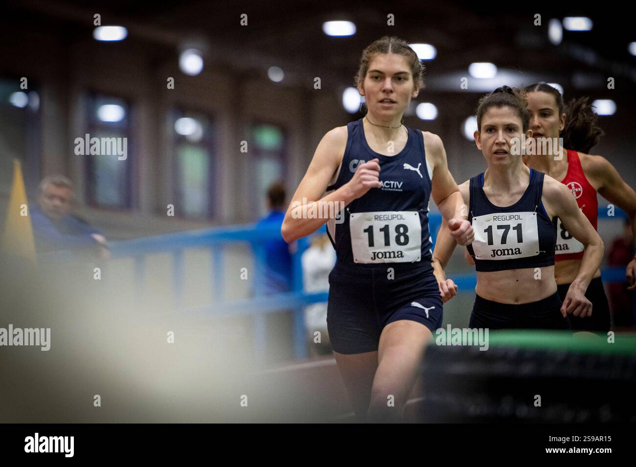 Vera Coutellier (Kölner Leichtathletik); LV-Nordrhein-Hallenmeisterschaften am 25.01.2025 in der Leichtathletik-Halle des TSV Bayer 04 Leverkusen, Leverkusen (Nordrhein-Westfalen). Stockfoto