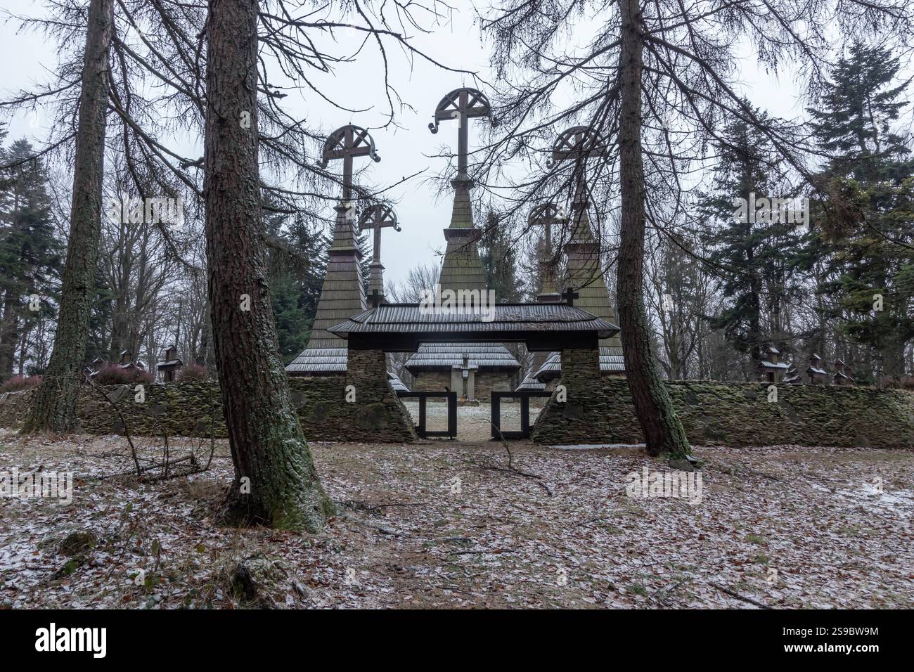 Friedhof Nr. 51 (Rotunde), Friedhofsdesigner Dusan Jurkovic. Polen, Europa. Stockfoto