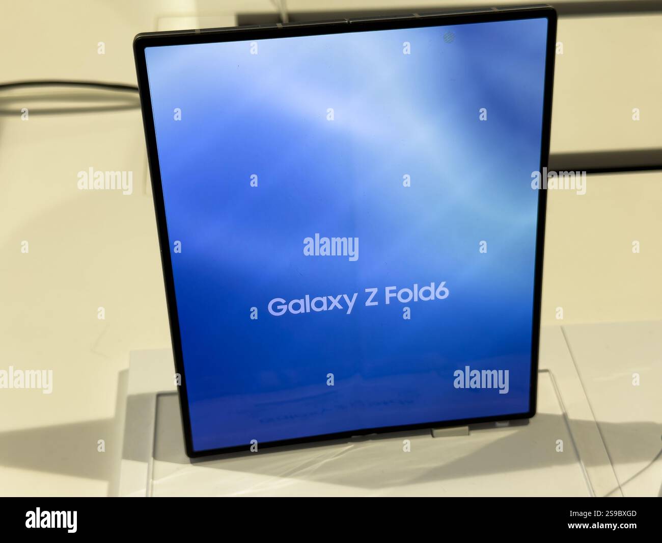 Innovatives Smartphone-Design zeigt Flexibilität bei der technologischen Weiterentwicklung Stockfoto