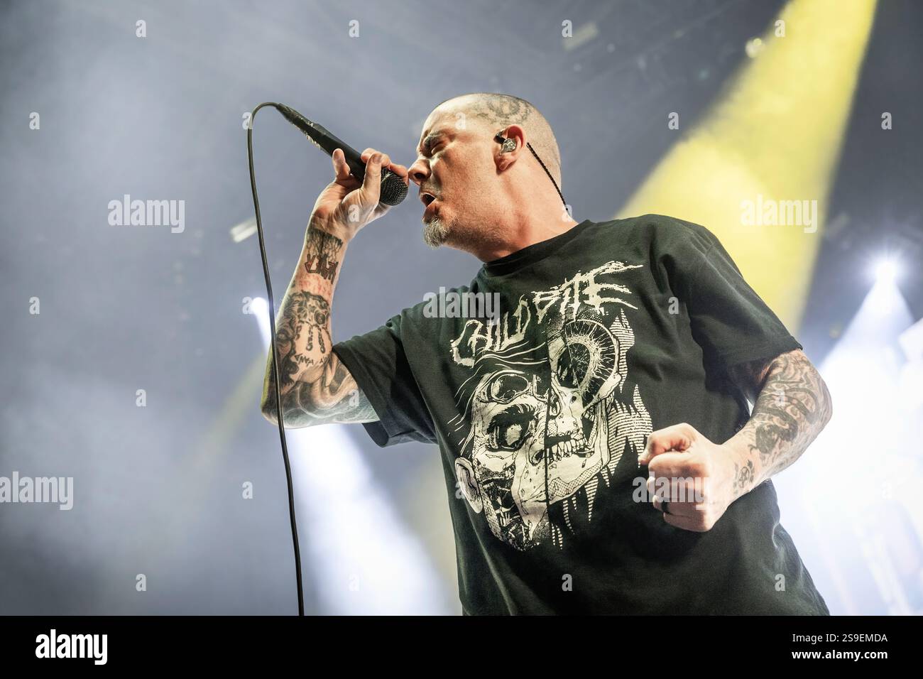 Oslo, Norwegen. Januar 2025. Die US-amerikanische Heavy-Metal-Band Pantera gibt ein Live-Konzert im Oslo Spektrum in Oslo. Hier ist Sänger Phil Anselmo live auf der Bühne zu sehen. Stockfoto