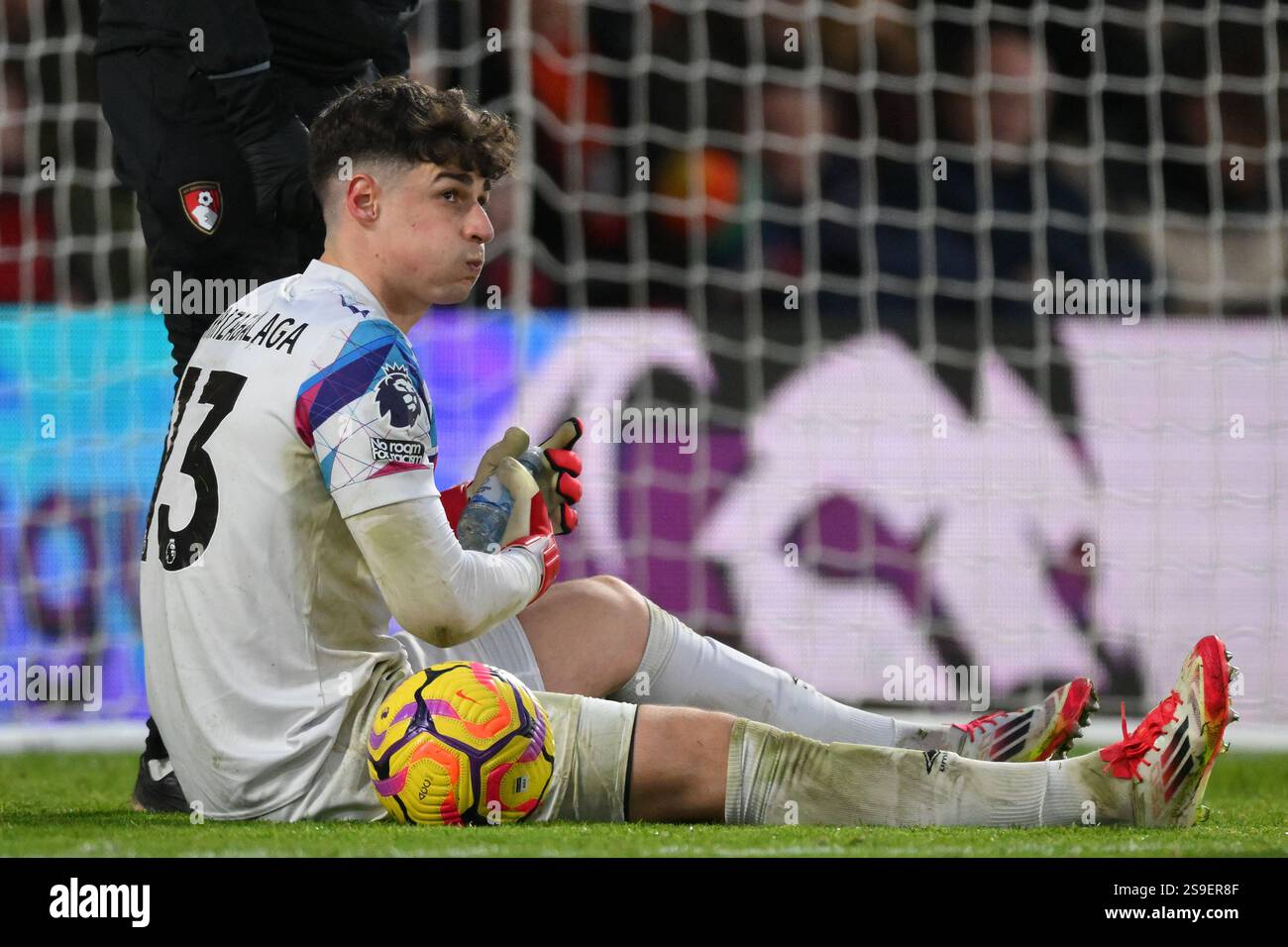 Kepa Arrizabalaga aus Bournemouth während des Premier League-Spiels zwischen Bournemouth und Nottingham Forest im Vitality Stadium Bournemouth am Samstag, den 25. Januar 2025. (Foto: Jon Hobley | MI News) Stockfoto