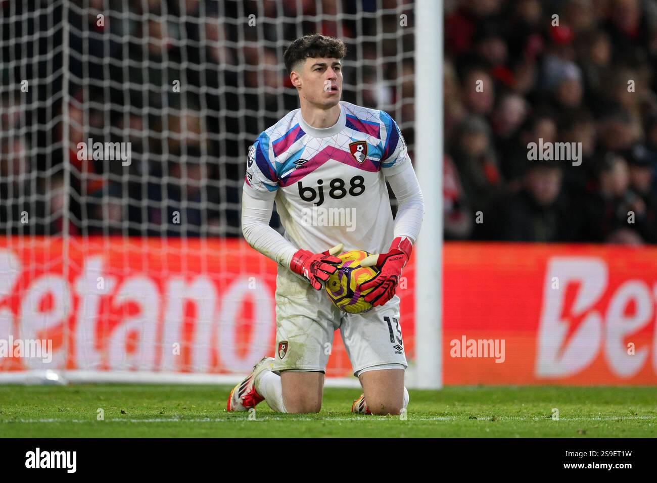 Kepa Arrizabalaga aus Bournemouth während des Premier League-Spiels zwischen Bournemouth und Nottingham Forest im Vitality Stadium Bournemouth am Samstag, den 25. Januar 2025. (Foto: Jon Hobley | MI News) Stockfoto
