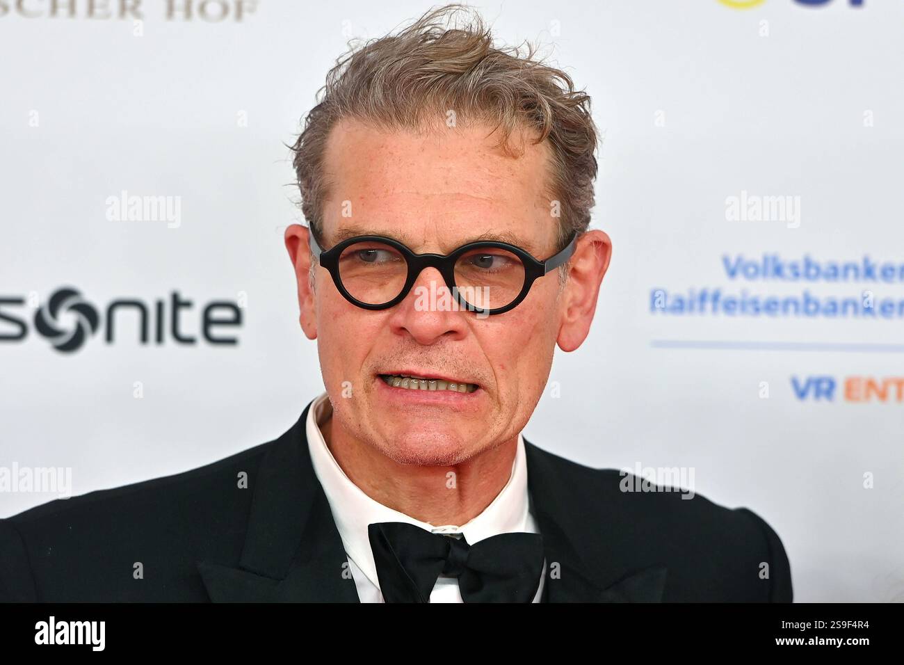 Goetz Otto Schauspieler, Einzelbild, angeschnittenes Einzelmotiv, Portrait, Porträt. 49.Deutscher Filmball, Roter Teppich, Roter Teppich, am 25.01.2024 im H o t e l B a y e r i s c h e r H o f, M u e n c h e n. *** Goetz Otto Schauspieler , Einzelbild,zugeschnittenes Einzelmotiv,Porträt,Porträt,Porträt,Porträt 49 Deutscher Filmball, Roter Teppich, Roter Teppich, Roter Teppich, am 25 01 2024 im H o m u e n c h e n Stockfoto