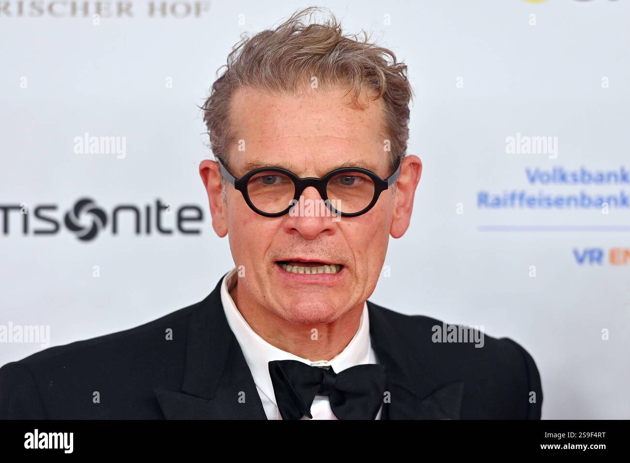 Goetz Otto Schauspieler, Einzelbild, angeschnittenes Einzelmotiv, Portrait, Porträt. 49.Deutscher Filmball, Roter Teppich, Roter Teppich, am 25.01.2024 im H o t e l B a y e r i s c h e r H o f, M u e n c h e n. *** Goetz Otto Schauspieler , Einzelbild,zugeschnittenes Einzelmotiv,Porträt,Porträt,Porträt,Porträt 49 Deutscher Filmball, Roter Teppich, Roter Teppich, Roter Teppich, am 25 01 2024 im H o m u e n c h e n Stockfoto