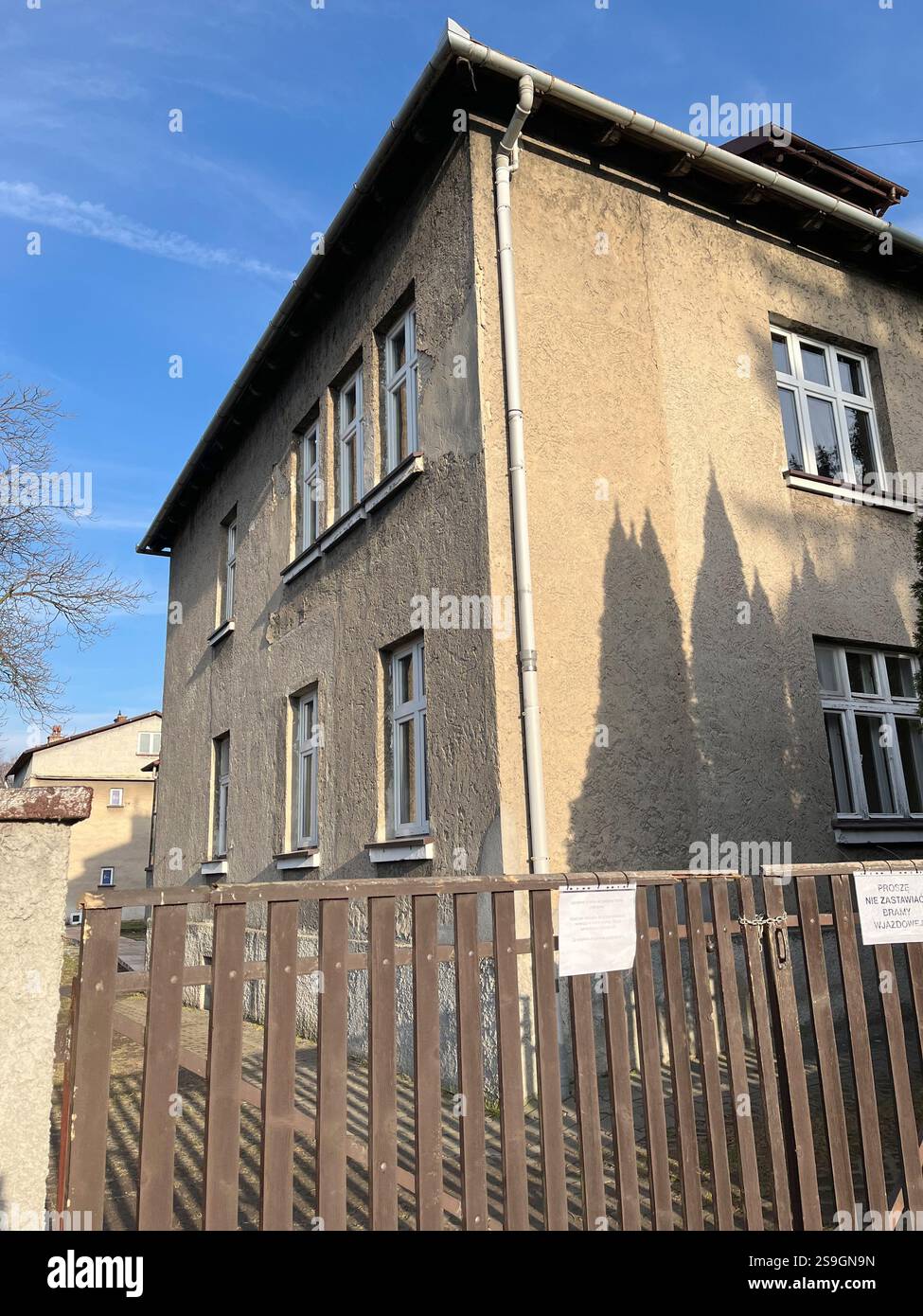 26. Januar 2025, Polen, Oswiecim: Rudolf Höß, Kommandant des deutschen Vernichtungslagers Auschwitz-Birkenau, lebte in dieser Villa während des Zweiten Weltkriegs. Foto: Doris Heimann/dpa Stockfoto