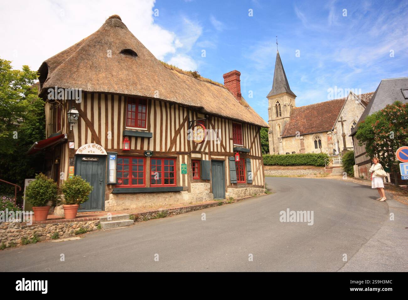 Das französische Dorf Blangy-le-Château ist eine Gemeinde im Departement Calvados in der Normandie im Nordwesten Frankreichs. Stockfoto