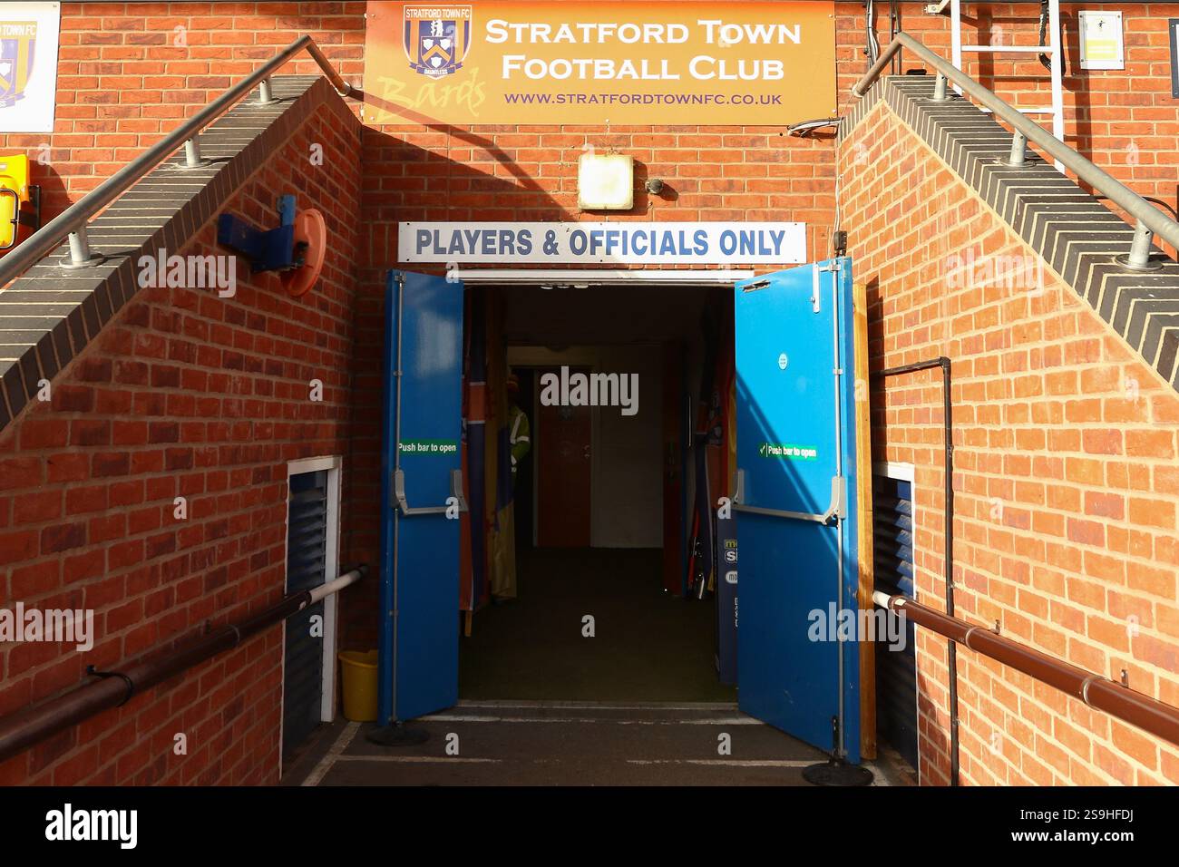 Tiddington, Großbritannien, 25. Januar 2025. Allgemeine Ansicht des Stadions während des Spiels der Southern League Premier Division Central zwischen Stratford Town und Hales Stockfoto