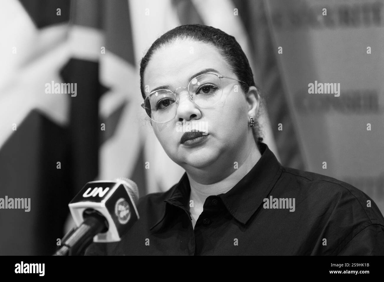 New York, New York, 26. Januar 2025: Therese Kayikwamba Wagner, Staatsministerin, Ministerin für auswärtige Angelegenheiten, internationale Zusammenarbeit und Frankophonie des Kongo, spricht nach der Sitzung des Sicherheitsrats über die Lage in der Demokratischen Republik Kongo am 26. Januar 2025 im Hauptquartier der Vereinten Nationen in New York zur Presse. Das Treffen war ursprünglich am Montag, dem 27. Januar, an regulären Arbeitstagen geplant, allerdings aufgrund intensiver Kämpfe in der Region und der Ermordung von 13 Soldaten, die in Friedenssicherungskräften eingesetzt wurden. Rebellen der Gruppe Mouvement du 23 Mars (M23), unterstützt von Ruanda, forderten die kongolesischen Truppen auf Goma auf, sich zu ergeben. Cr Stockfoto
