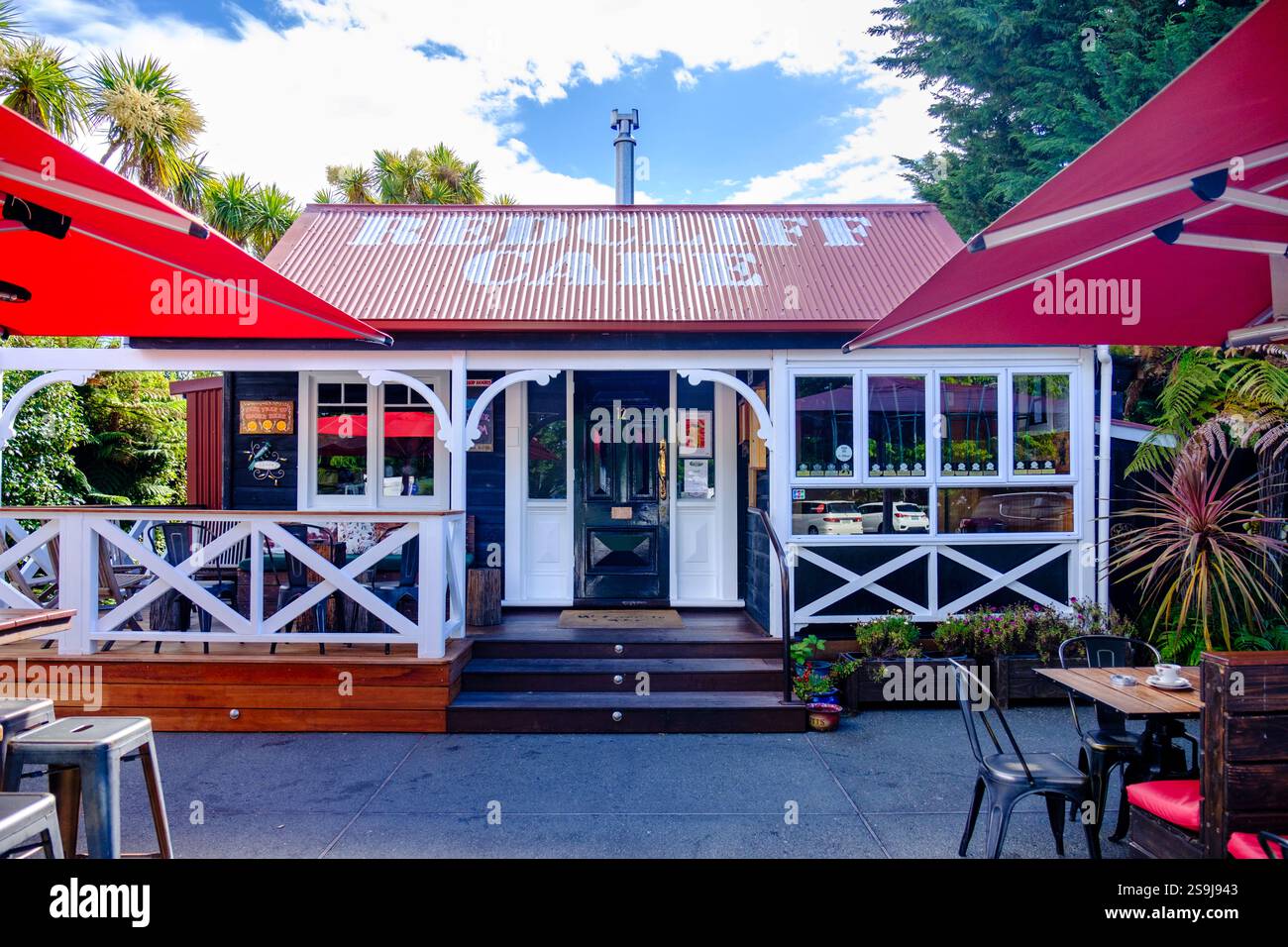 Redcliff Cafe außen, ein malerisches lokales Restaurant und Café in Te Anau, Fiordland, Neuseeland Südinsel, Southland, Neuseeland Stockfoto