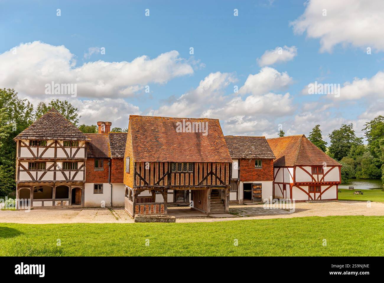 Historische öffentliche Gebäude im Weald & Downland Open Air Museum in Singleton, West Sussex, England Stockfoto