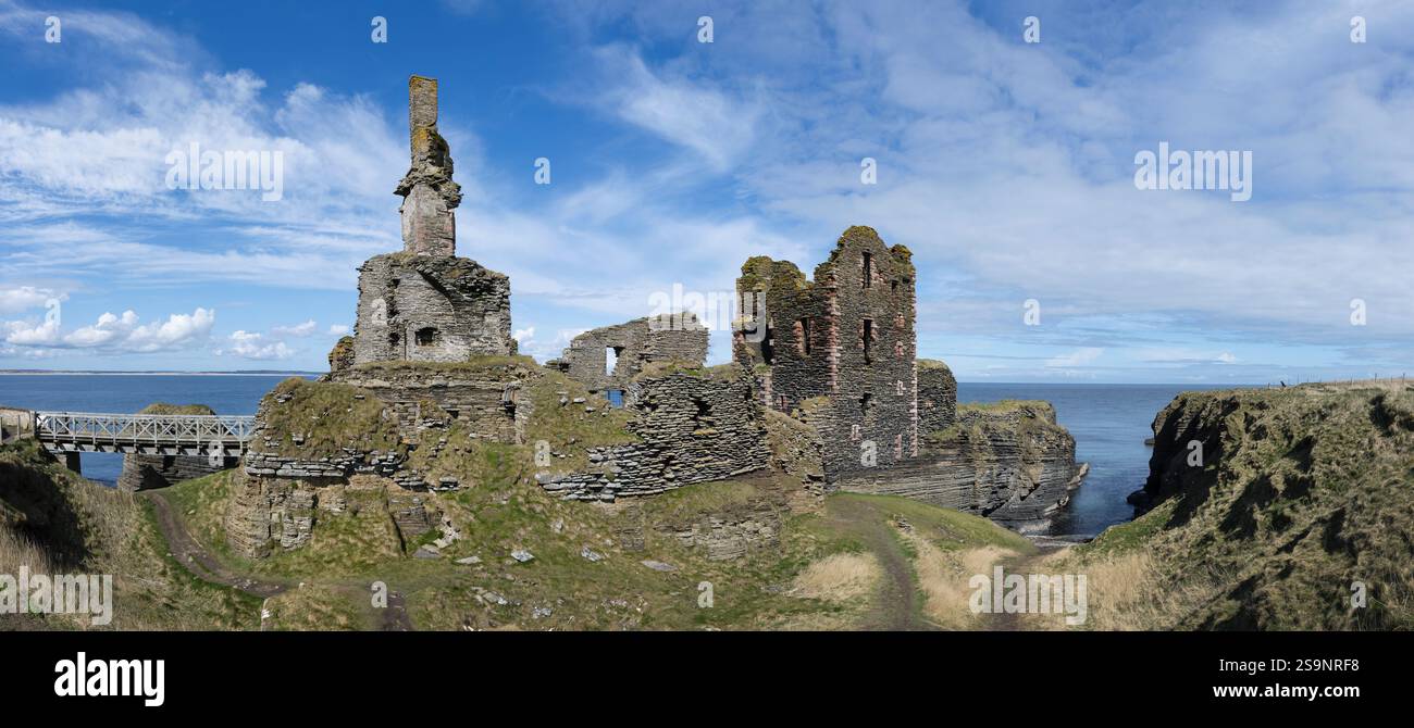 Panorama der Ruine von Noss Head Schottland. Schloss Sinclair Girnigoe und Noss Head Stockfoto