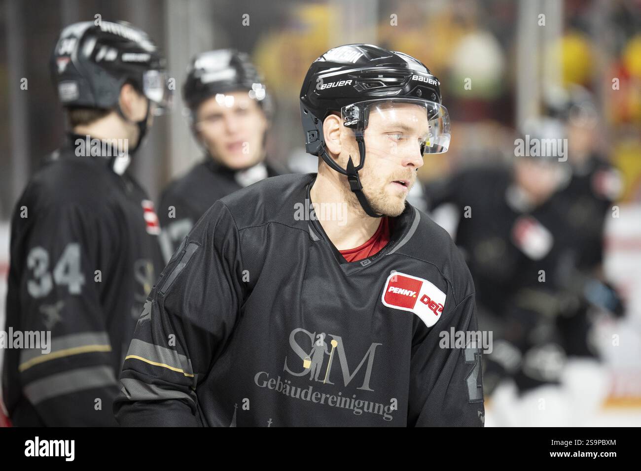 PSD Bank Dome, Düsseldorf, Nordrhein-Westfalen, Juhani Tyrvaeinen (Koelner Haie, #21), PENNY DEL, Duesseldorfer EG- Koelner Haie am 24.01.2025 AT Stockfoto