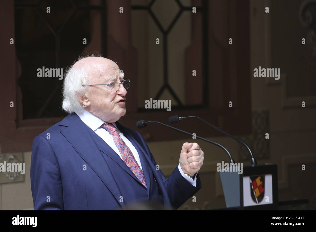 Der irische Präsident Michael D Higgins hielt eine Rede nach dem Abendessen während einer Auslandsreise. Würzburg, Deutschland, Europa Stockfoto
