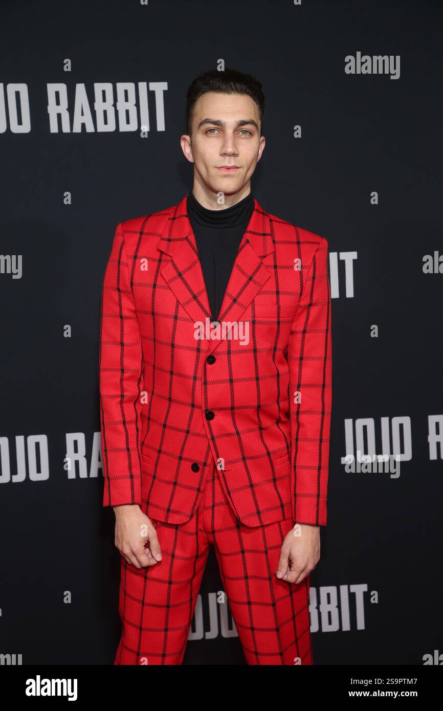 Luke Brandon Field bei der Filmpremiere „Jojo Rabbit“, Arrivals, Hollywood American Legion, Los Angeles, USA - 15. Oktober 2019 Stockfoto